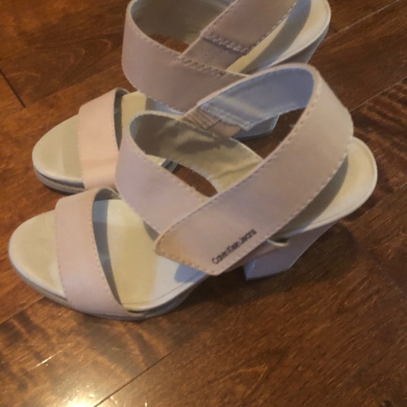 Calvin Klein shoe - Picture 2 of 2